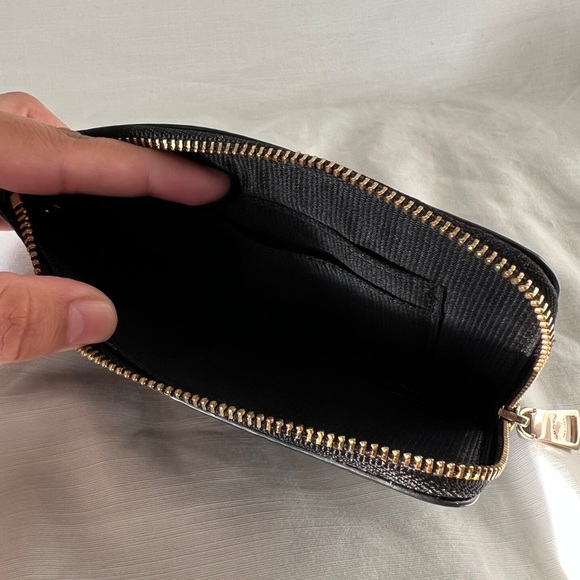 Coach Hangtag Multifunctional Case - Picture 3 of 3